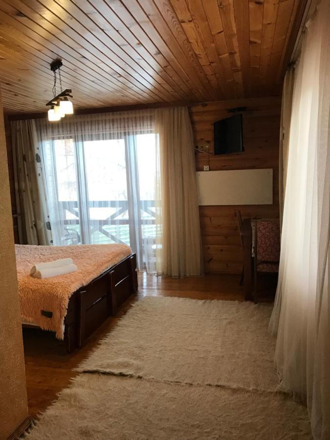 4 Cезони Hotel Jaremtsje Buitenkant foto