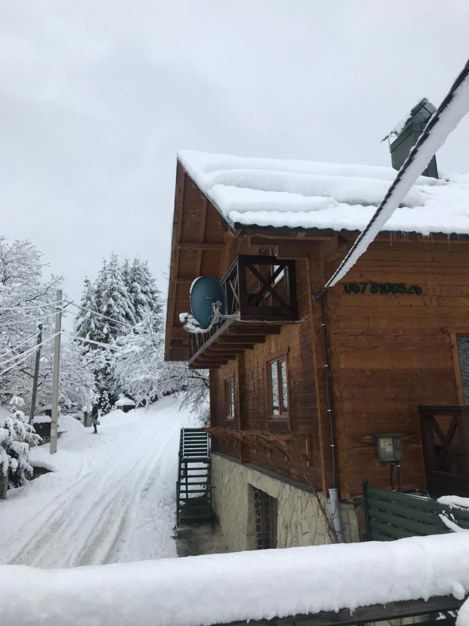 4 Cезони Hotel Jaremtsje Buitenkant foto